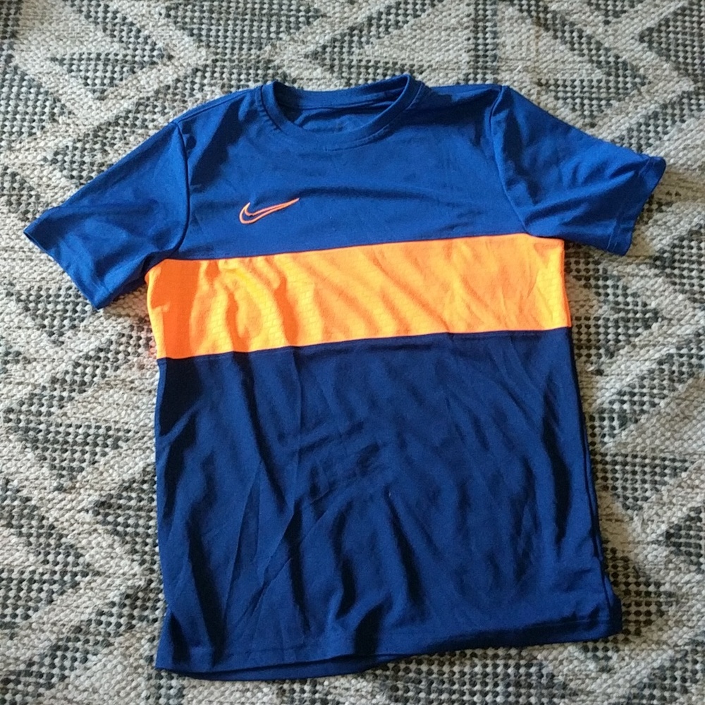Nike Dri-FIT shirt size boys extra large